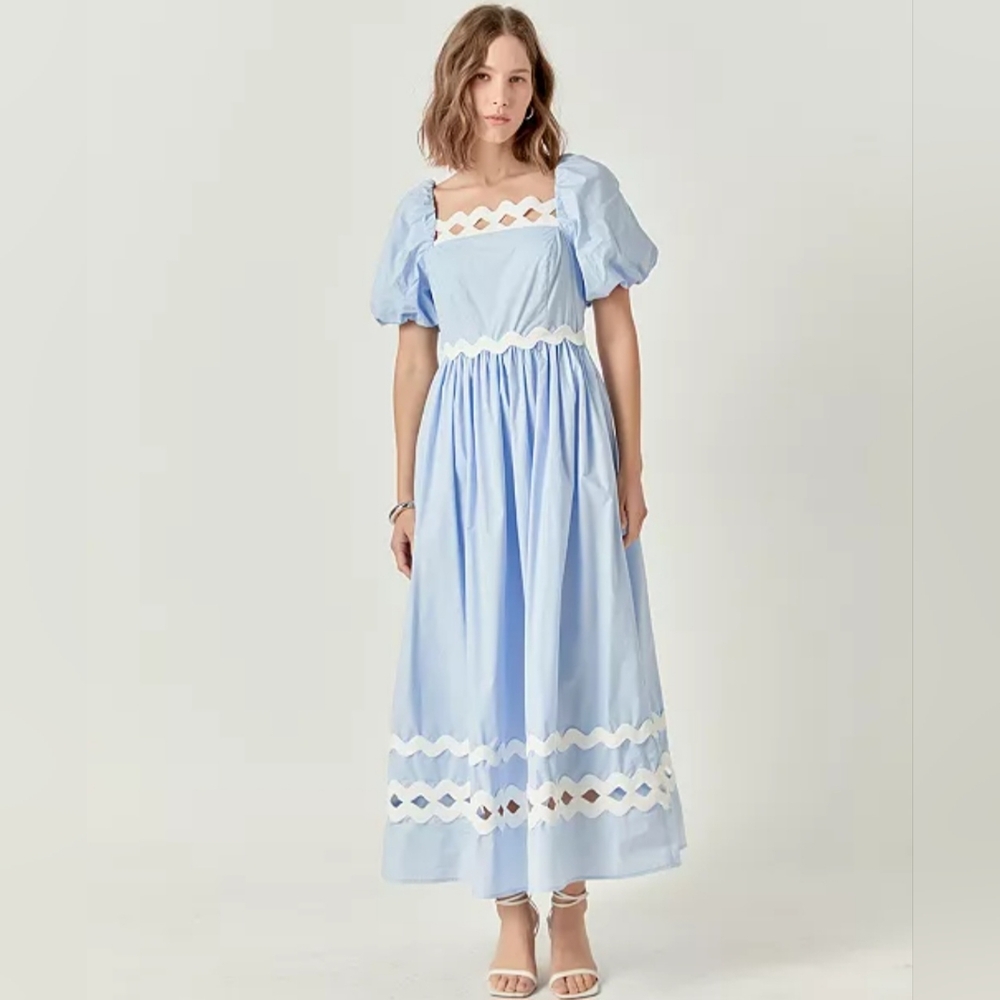 Women's Clothing (899)